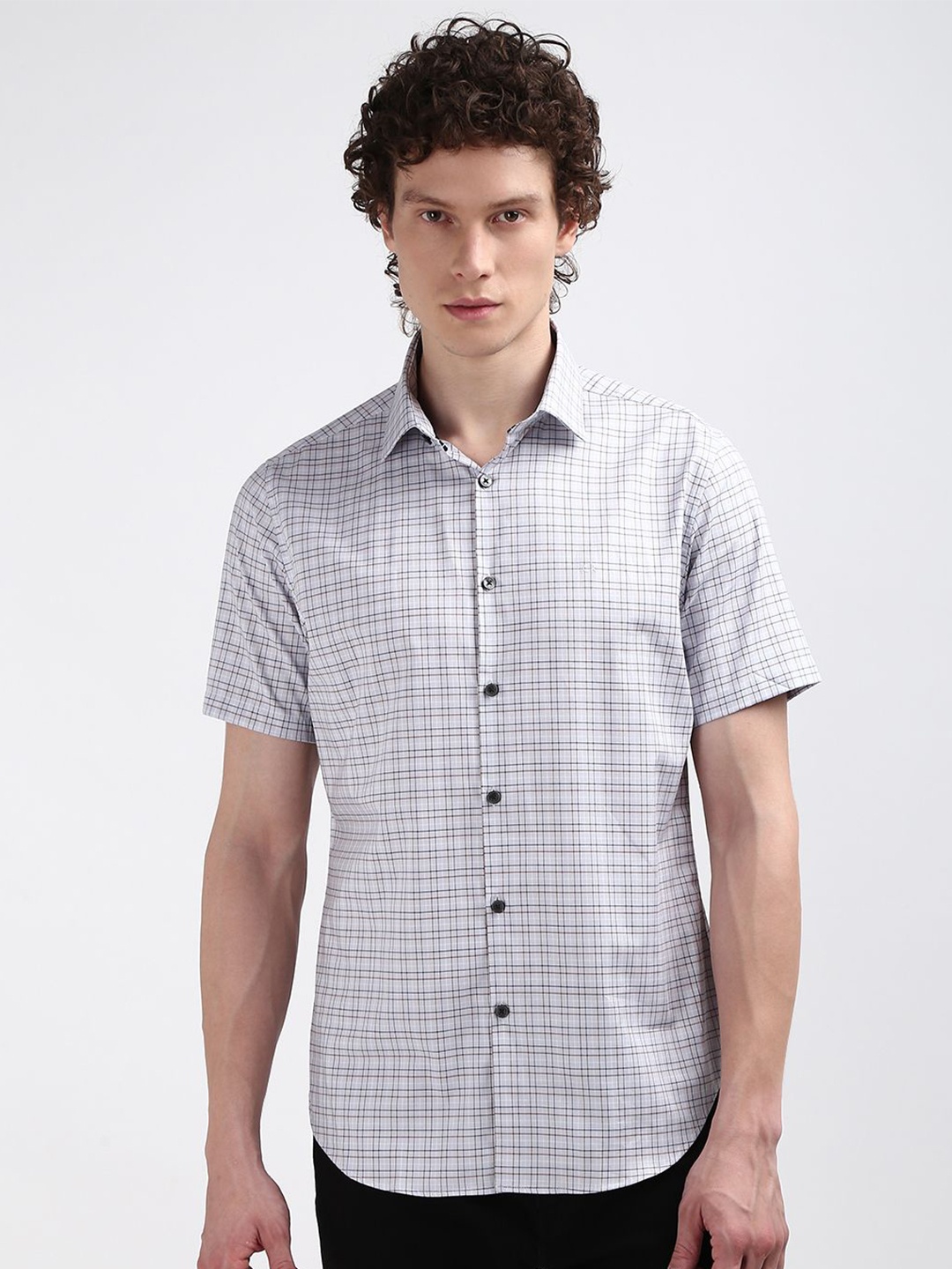 

Calvin Klein Men Grid Tattersall Checks Slim Fit Casual Shirt, White
