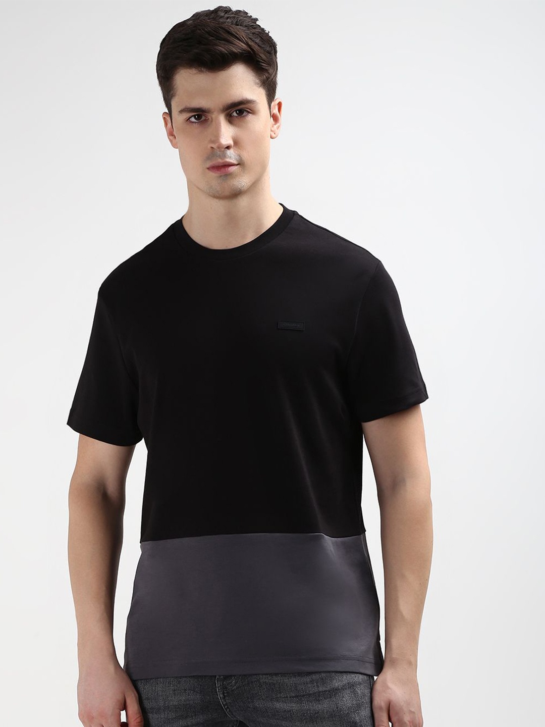 

Calvin Klein Men Colourblocked Round Neck T-shirt, Black