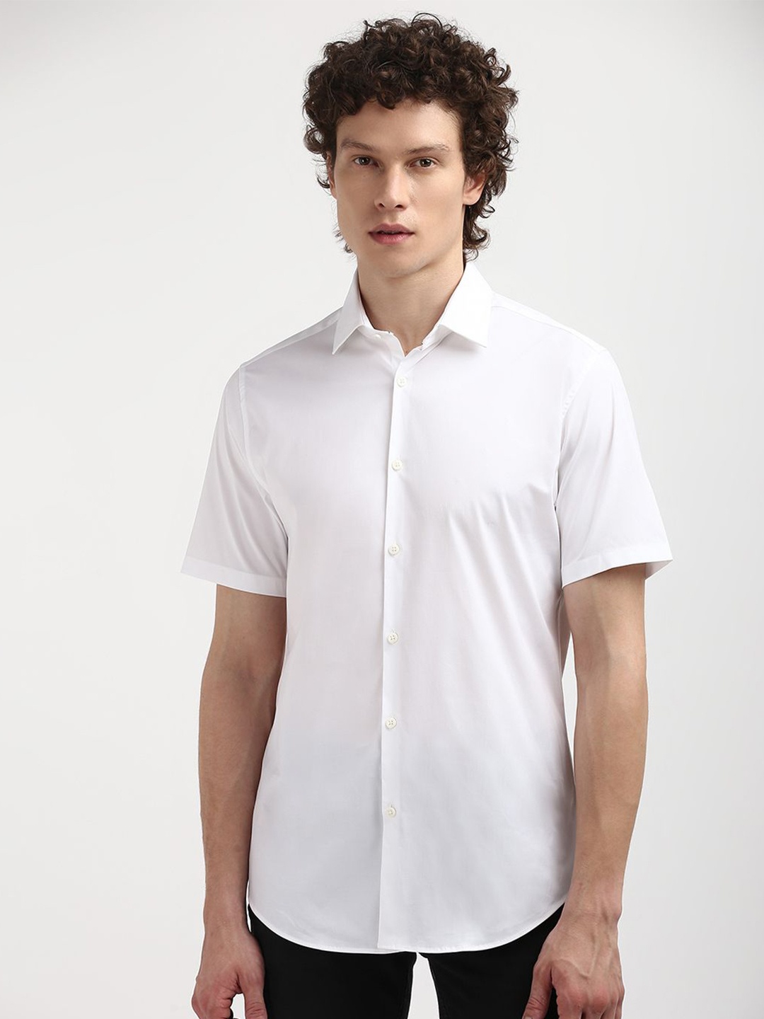 

Calvin Klein Men Solid Spread Collar Slim Fit Casual Shirt, White
