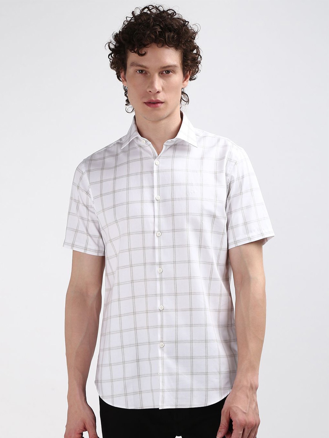 

Calvin Klein Men Greed Tattersall Checks Spread Collar Slim Fit Casual Shirt, White