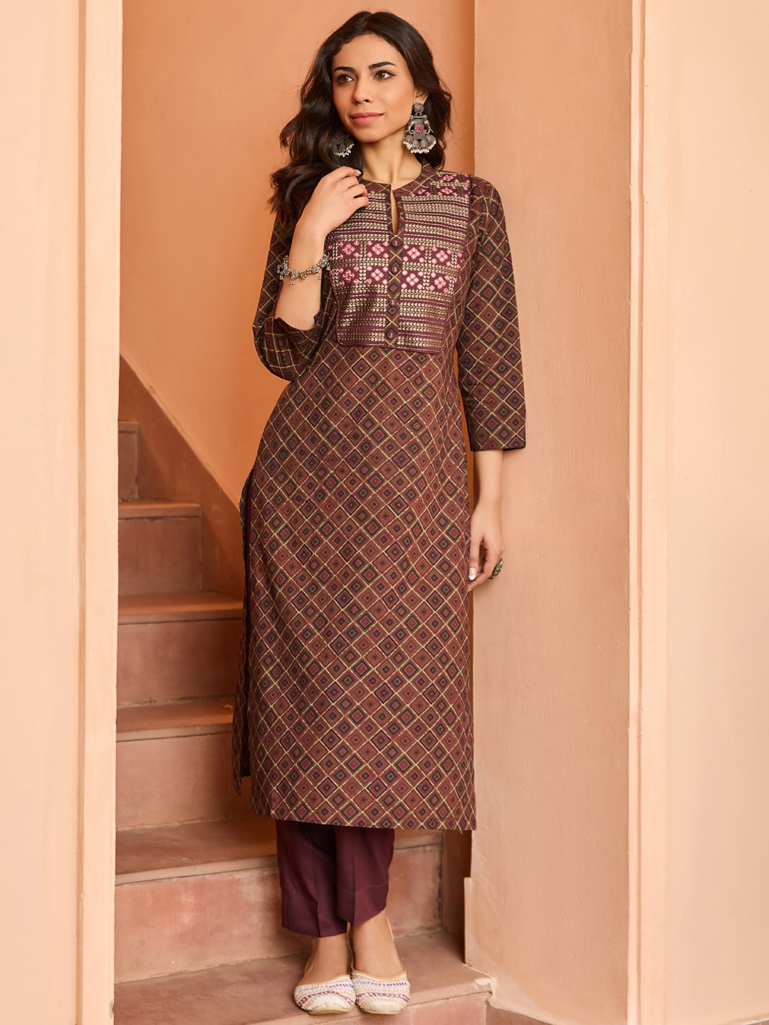 

WOMEN PLUS Geometric Printed Notched Neck Three-Quarter Sleeves Thread Work Kurta, Maroon