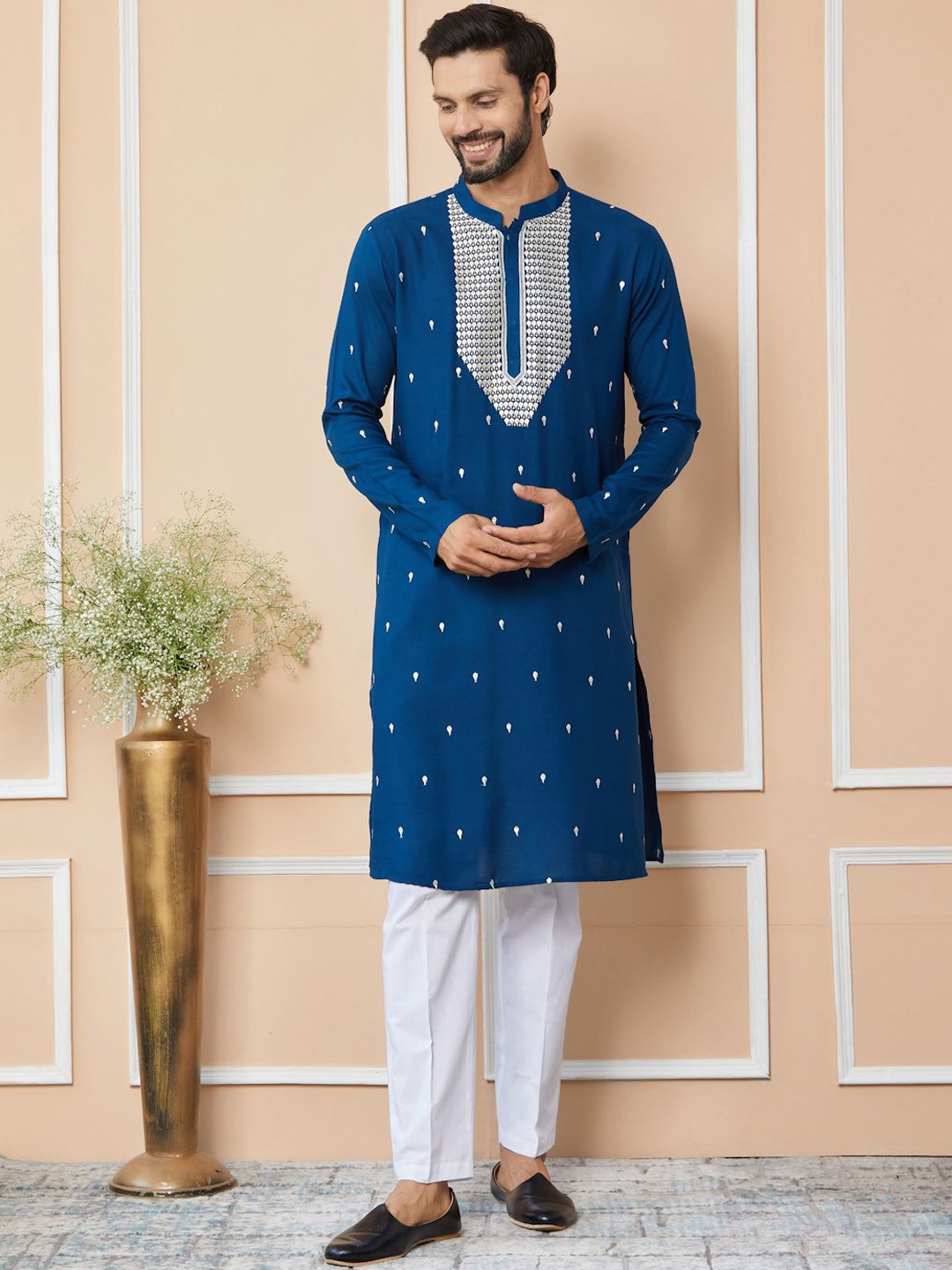 

See Designs Ethnic Motifs Embroidered Regular Thread Work Kurta with Pyjamas, Blue