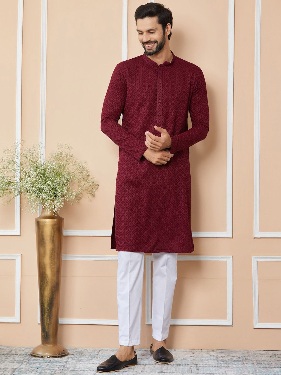 

See Designs Ethnic Motifs Embroidered Regular Thread Work Kurta with Pyjamas, Maroon