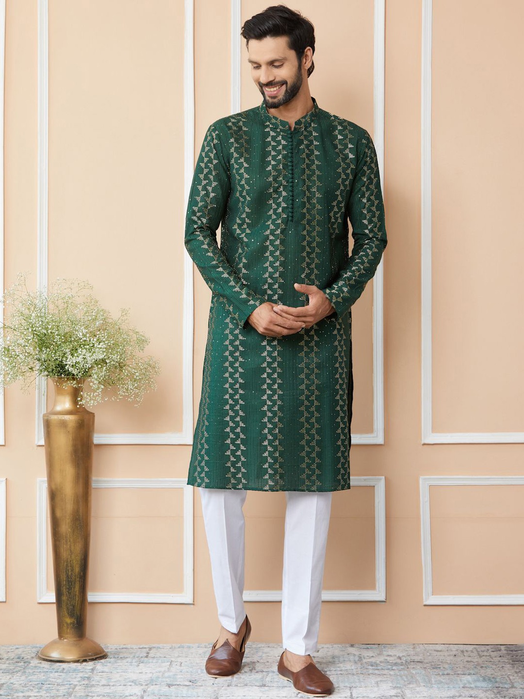 

See Designs Abstract Embroidered Thread Work Chanderi Silk Straight Kurta With Trousers, Green