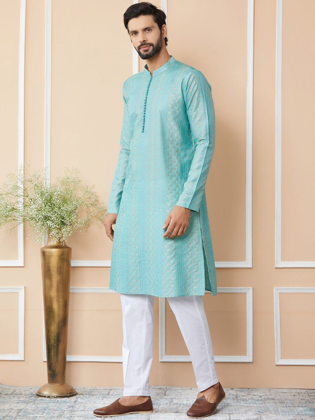 

See Designs Embroidered Regular Sequinned Chanderi Silk Kurta with Pyjamas, Green