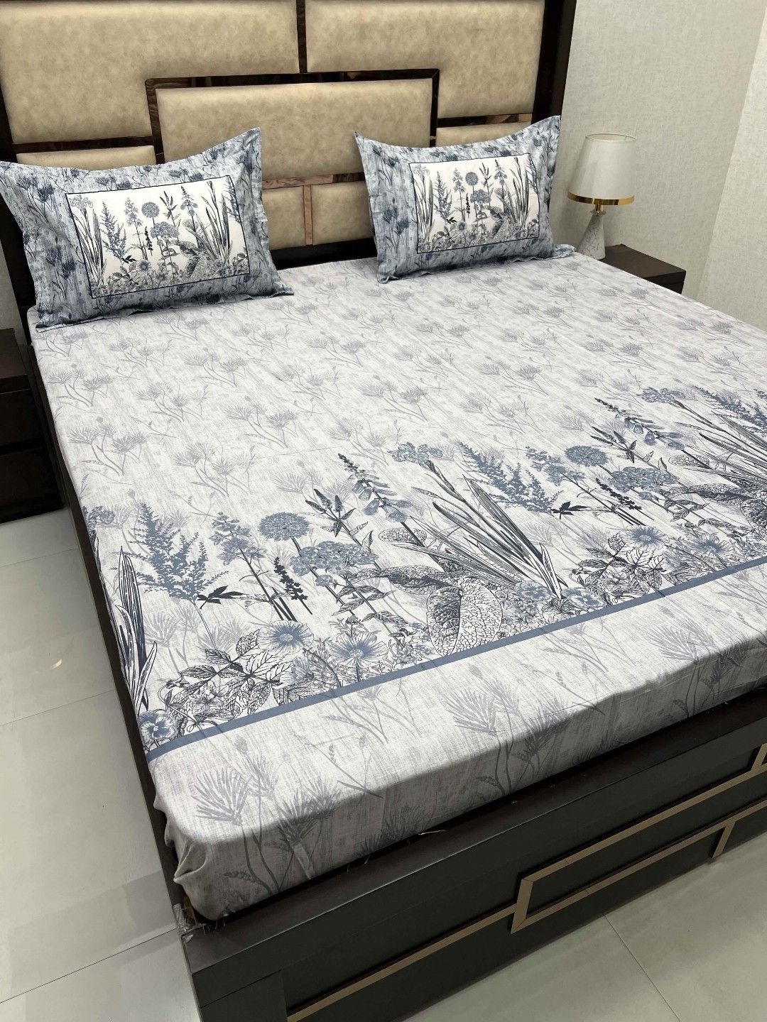 

Pure Decor Grey & White 380 TC Cotton Floral King Bedsheet with 2 Pillow Covers