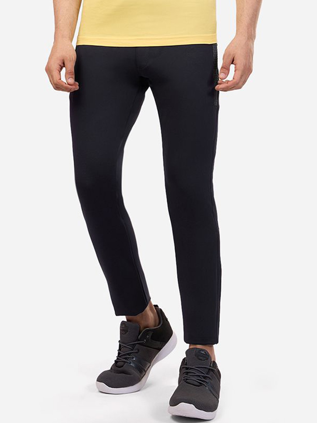 

beevee Men Mid-Rise Track Pants, Navy blue