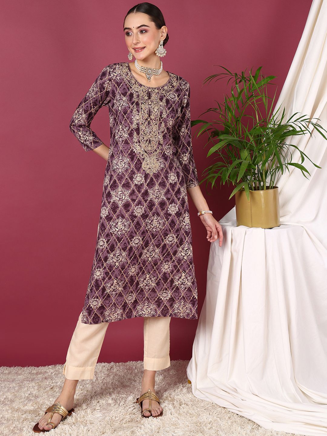 

KALINI Ethnic Motifs Printed Round Neck Thread Work Straight Kurta, Purple