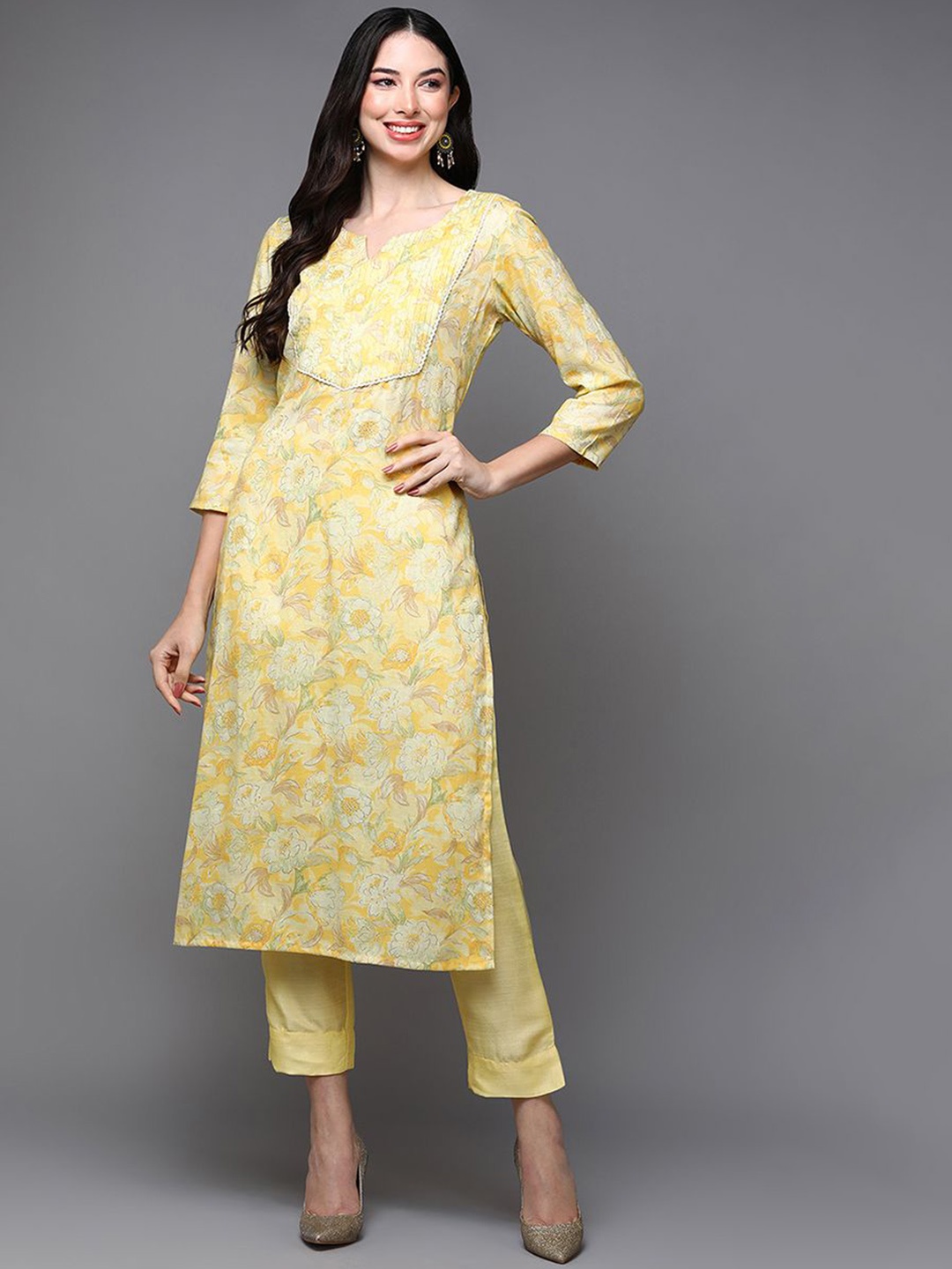 

KALINI Floral Printed Notch Neck Straight Kurta, Yellow