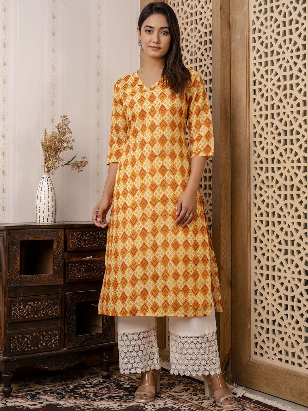 

Nayo Floral Printed Kurta, Yellow