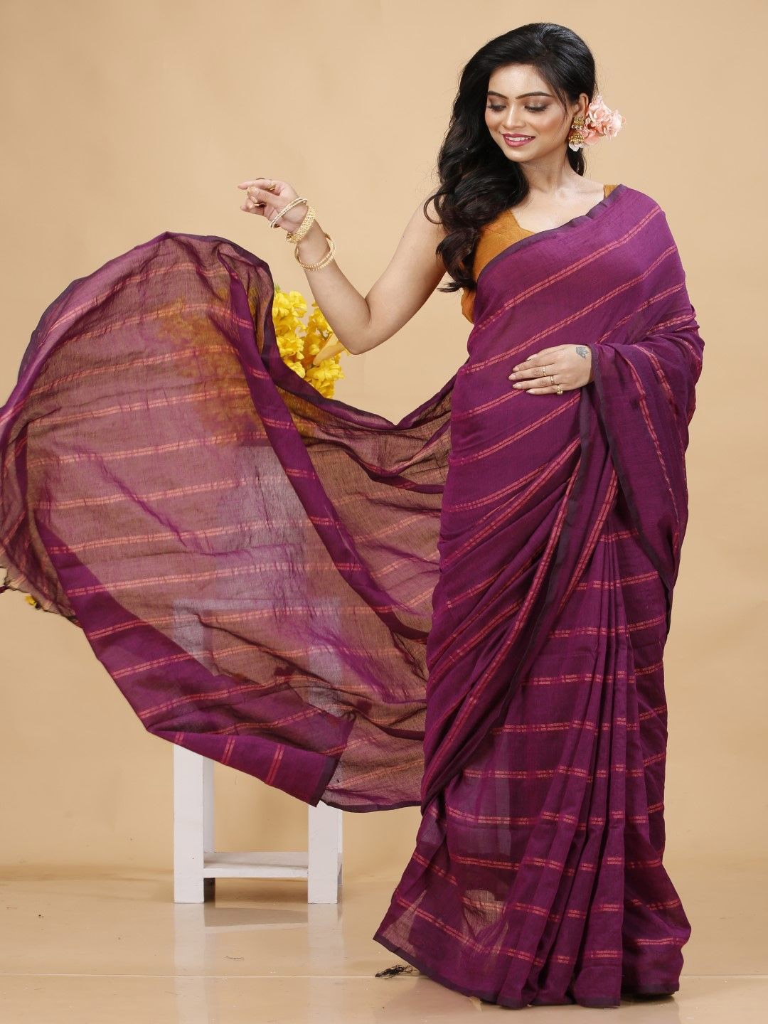 

Bong ButiQ Striped Pure Cotton Khadi Saree, Magenta