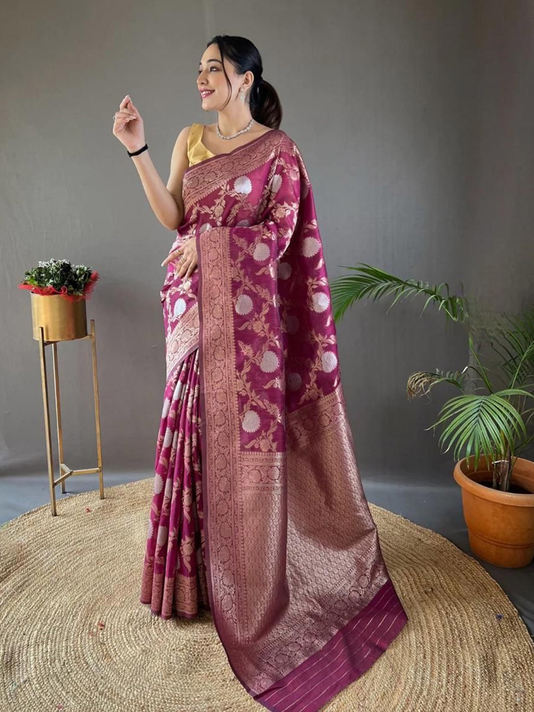 

revika Ethnic Motifs Zari Pure Silk Kanjeevaram Saree, Maroon