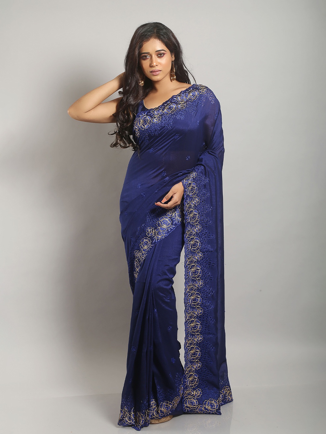 

Urbane Essence Floral Embroidered Pure Silk Saree, Blue