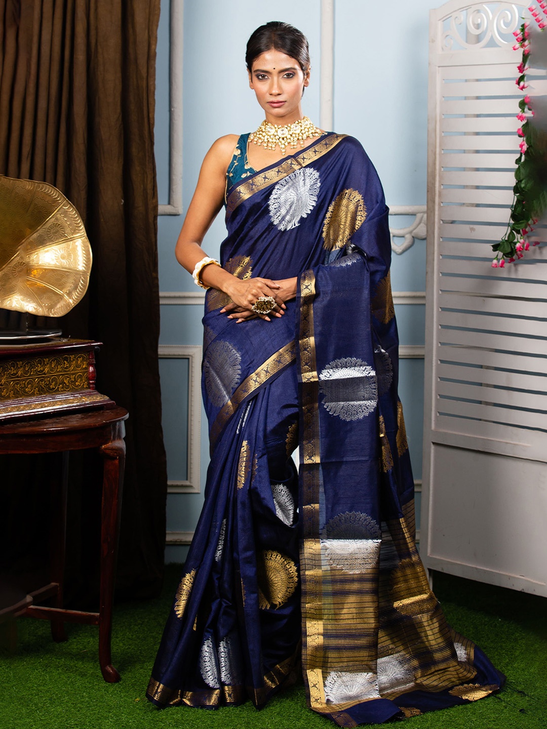 

Urbane Essence Ethnic Motifs Zari Pure Silk Saree, Navy blue