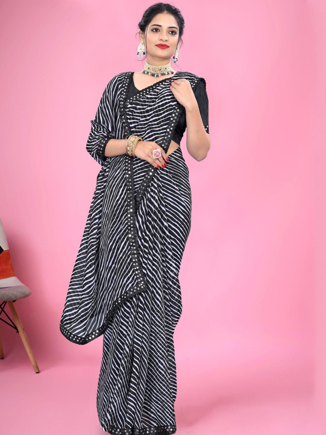 

KAZIA Leheriya Sequinned Pure Georgette Saree, Black