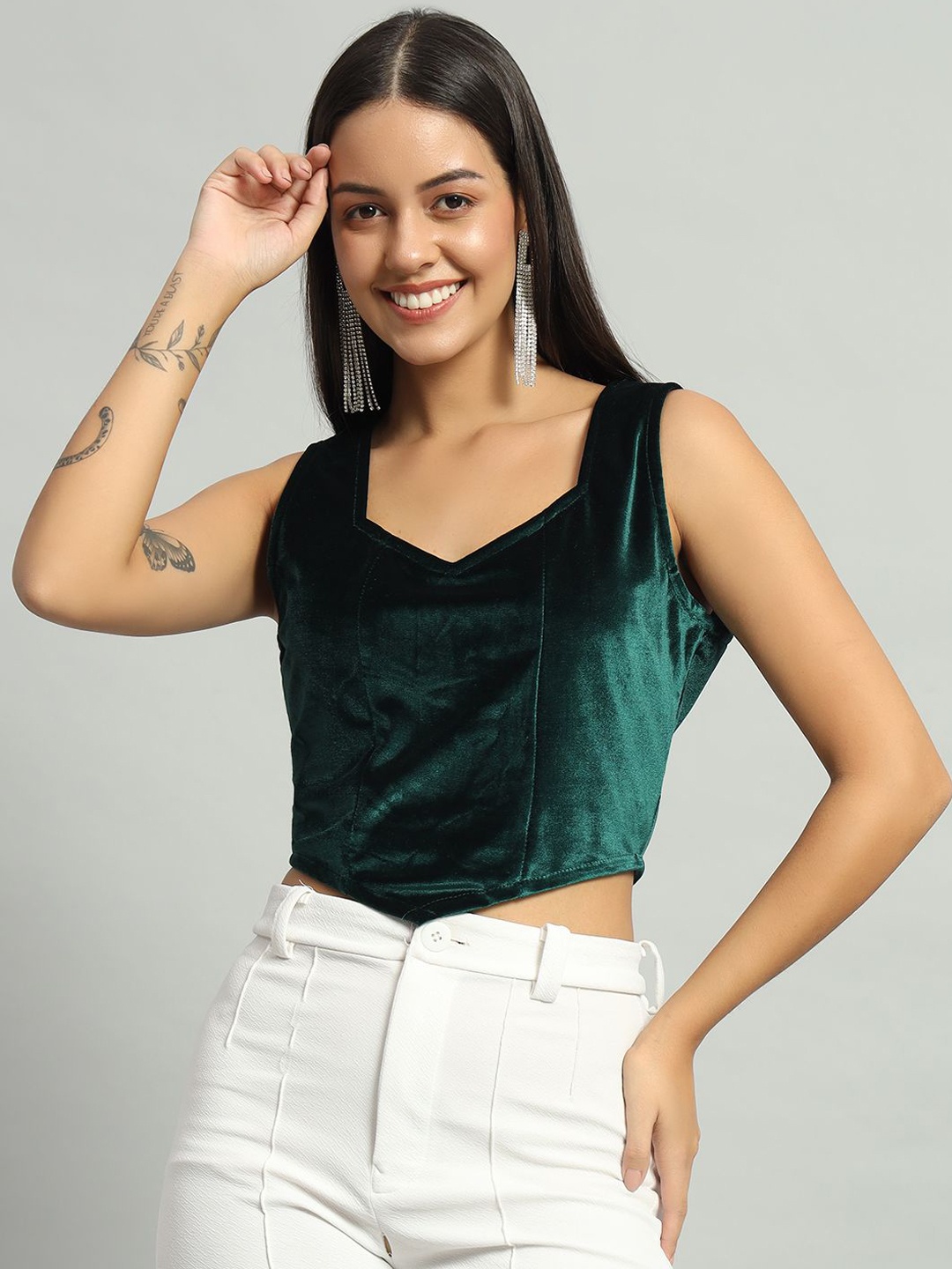 

VAARARO Sleeveless V-Neck Velvet Party Crop Top, Green