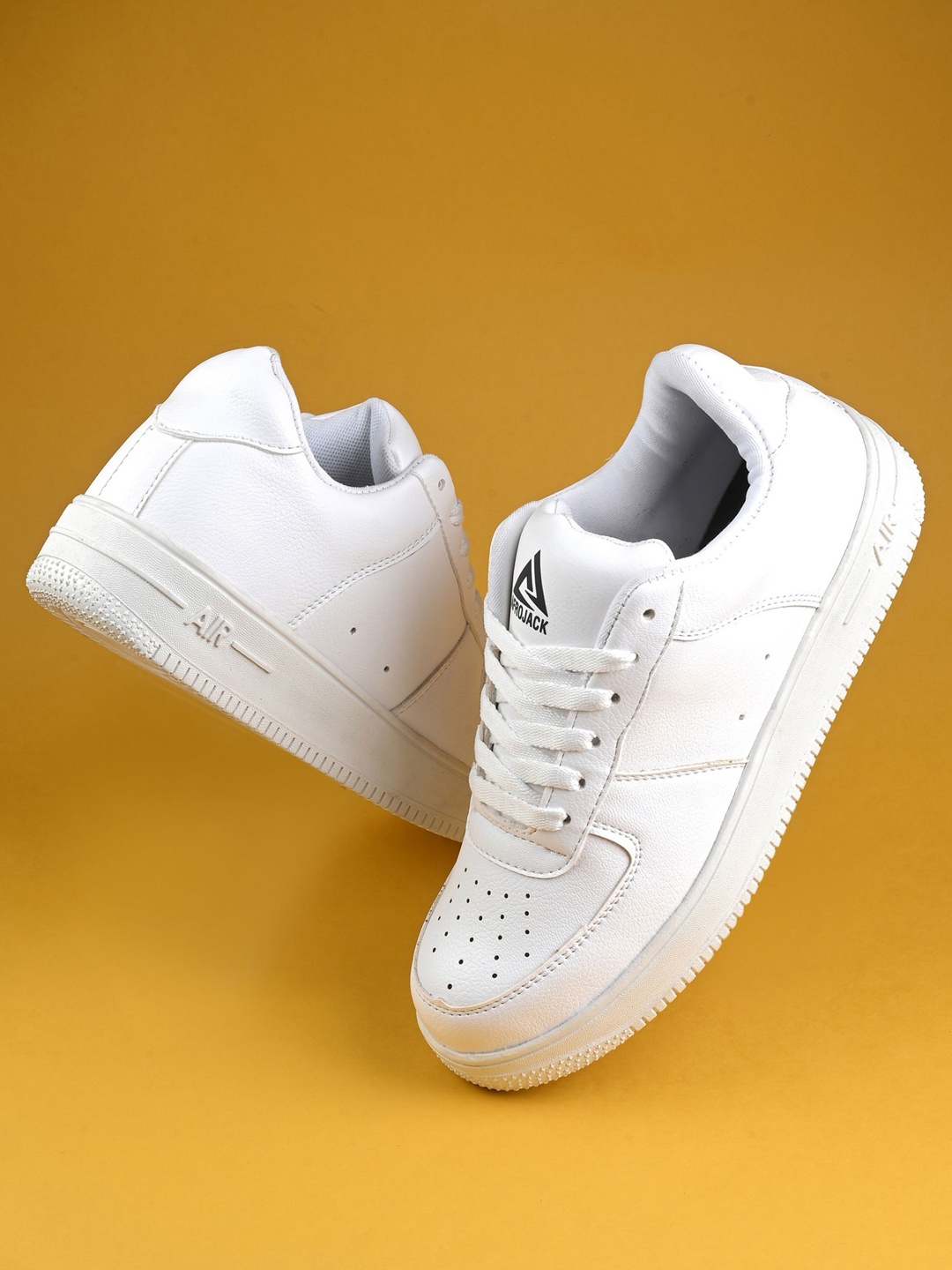 

AfroJack Men Round Toe Memory Foam Sneakers, White