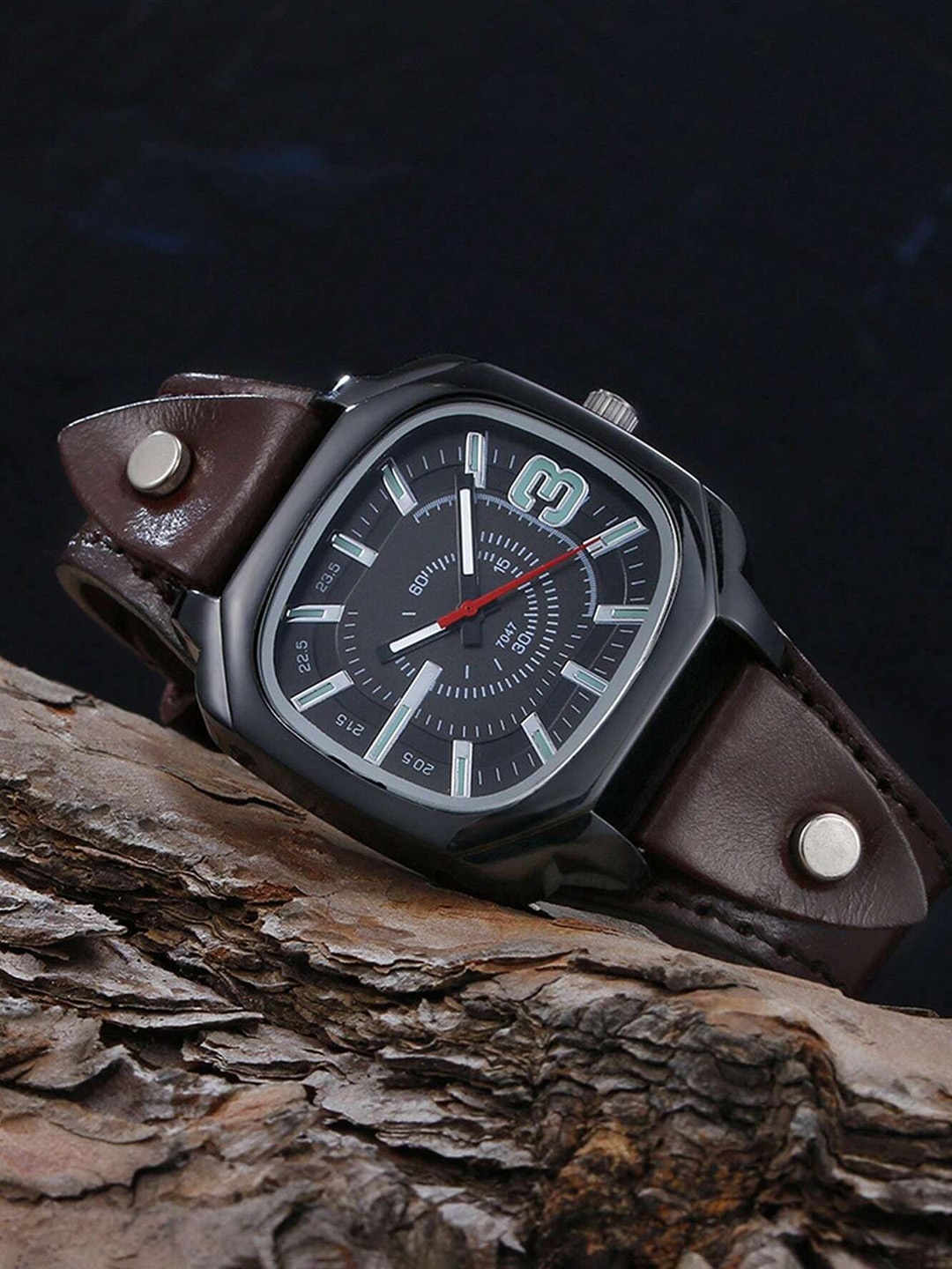 

WATCHSTAR Men Dial & Leather Textured Straps Analogue Watch VINTAGE SQUARE BROWN