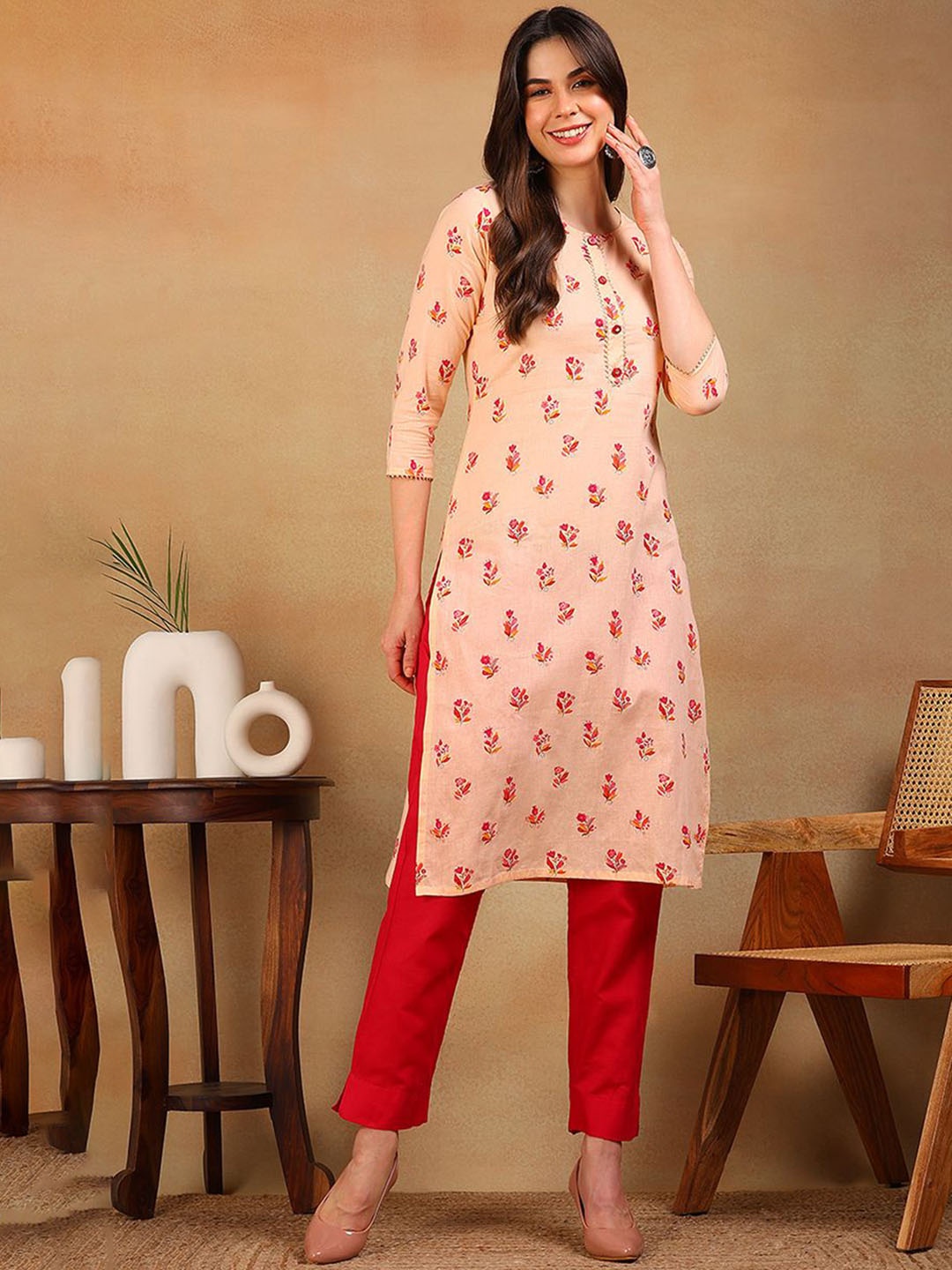 

KALINI Women Geometric Embroidered Flared Sleeves Gotta Patti Kurta, Peach