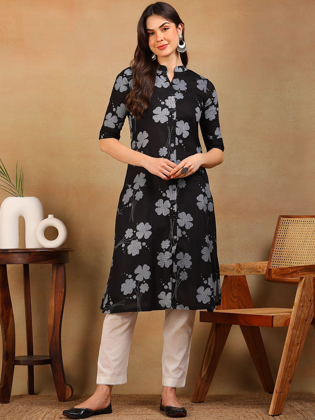 

KALINI Floral Printed Mandarin Collar A-Line Kurta, Black