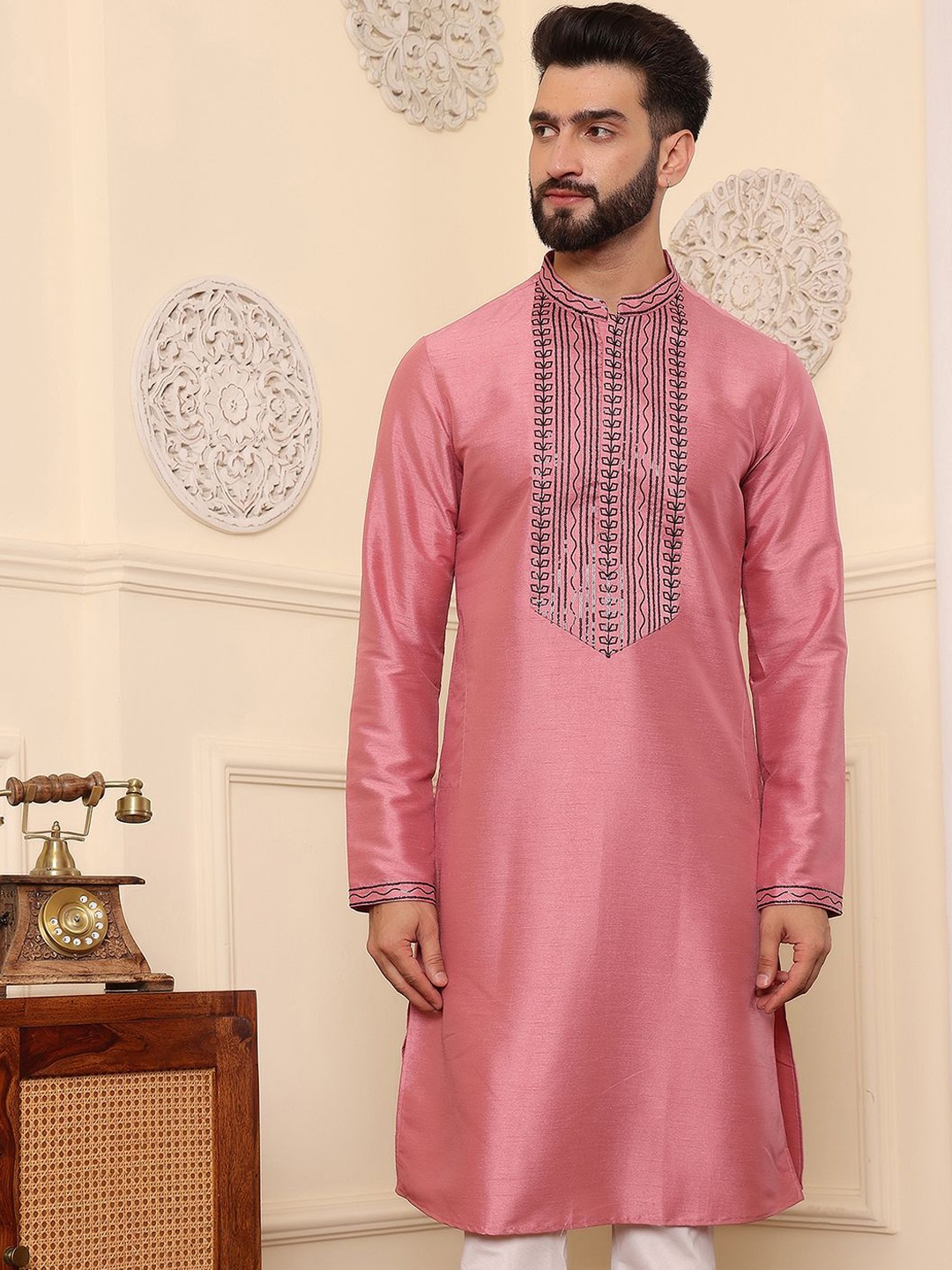 

DEYANN Mandarin Collar Long Sleeves Ethnic Motifs Thread Work Straight Kurta, Pink