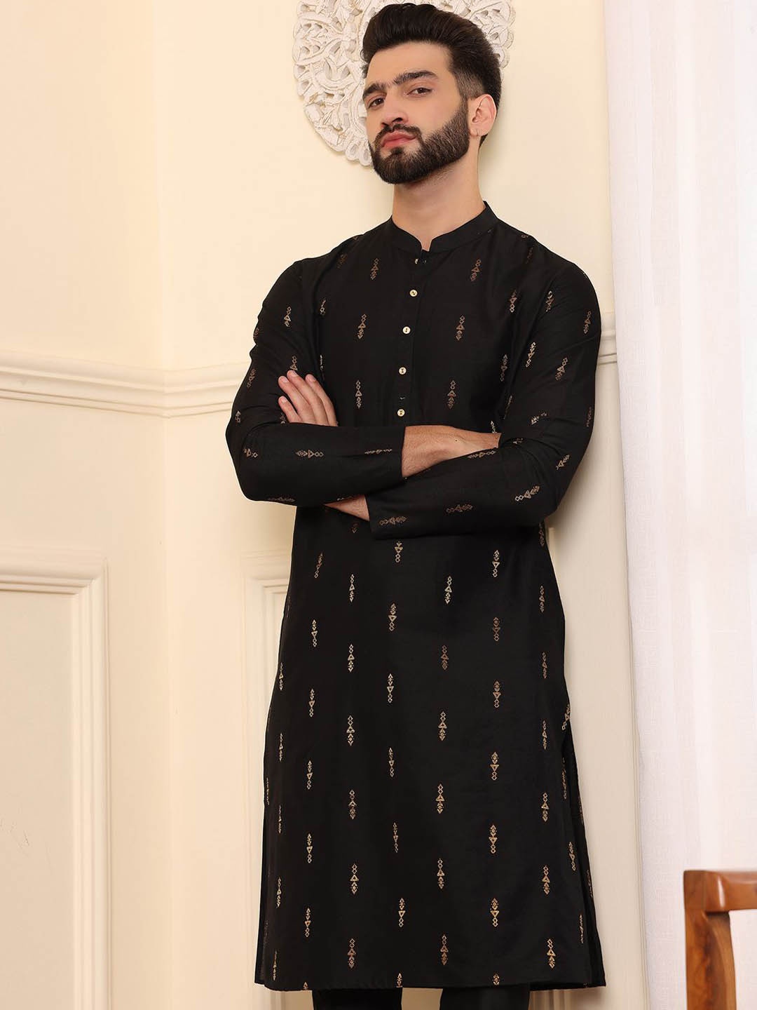 

DEYANN Mandarin collar Thread Work Jacquard Kurta, Black