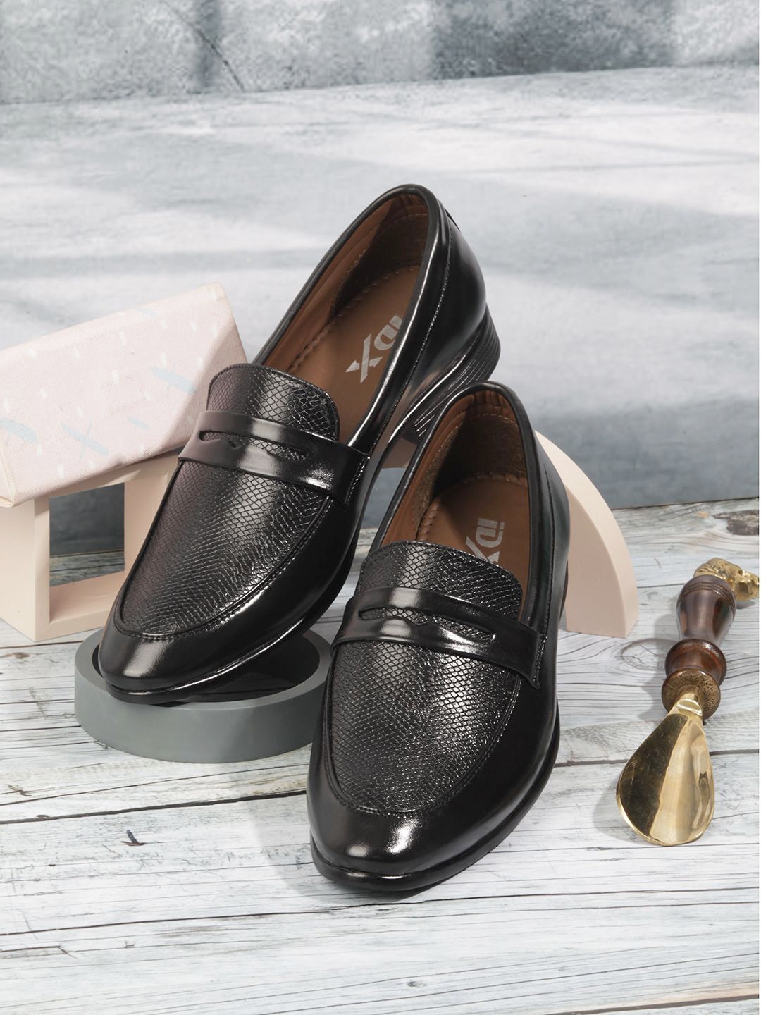 

ID Men Round Toe Leather Formal Loafers, Black