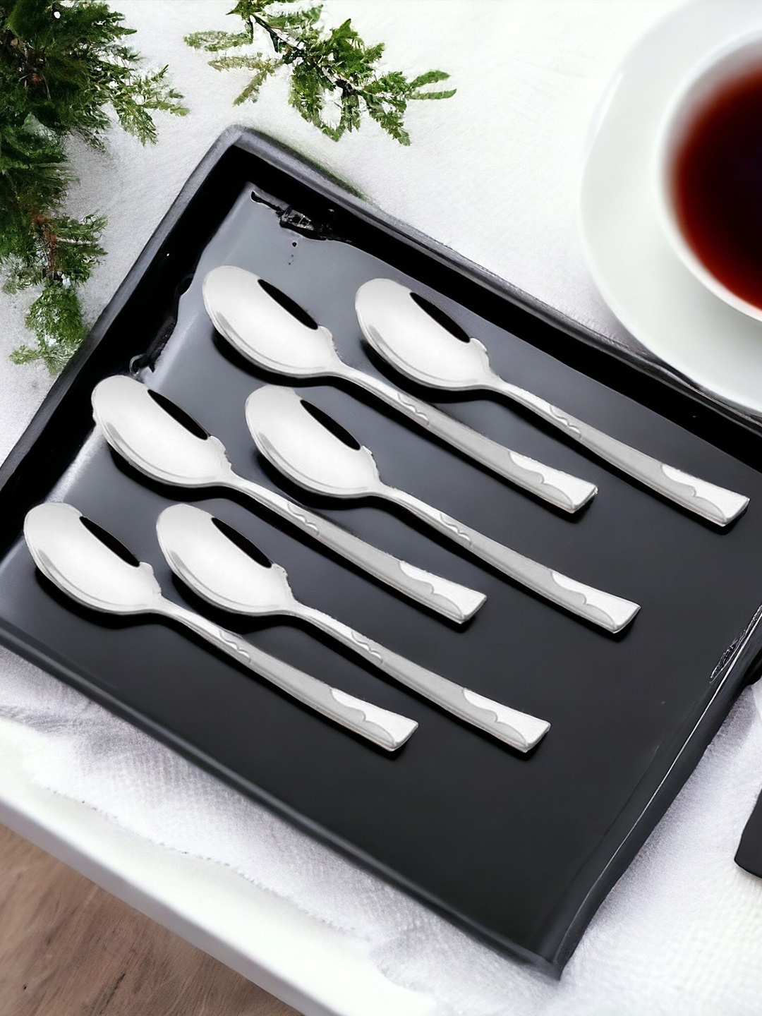 

FNS Silver-Toned 6 Pcs Stainless Steel Teaspoon Set