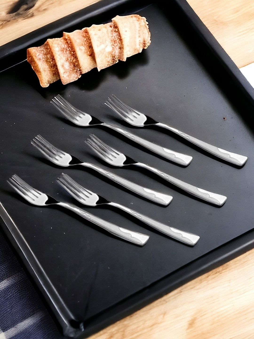 

FNS Silver Toned 6 Pieces Stainless Steel Dessert Fork Set