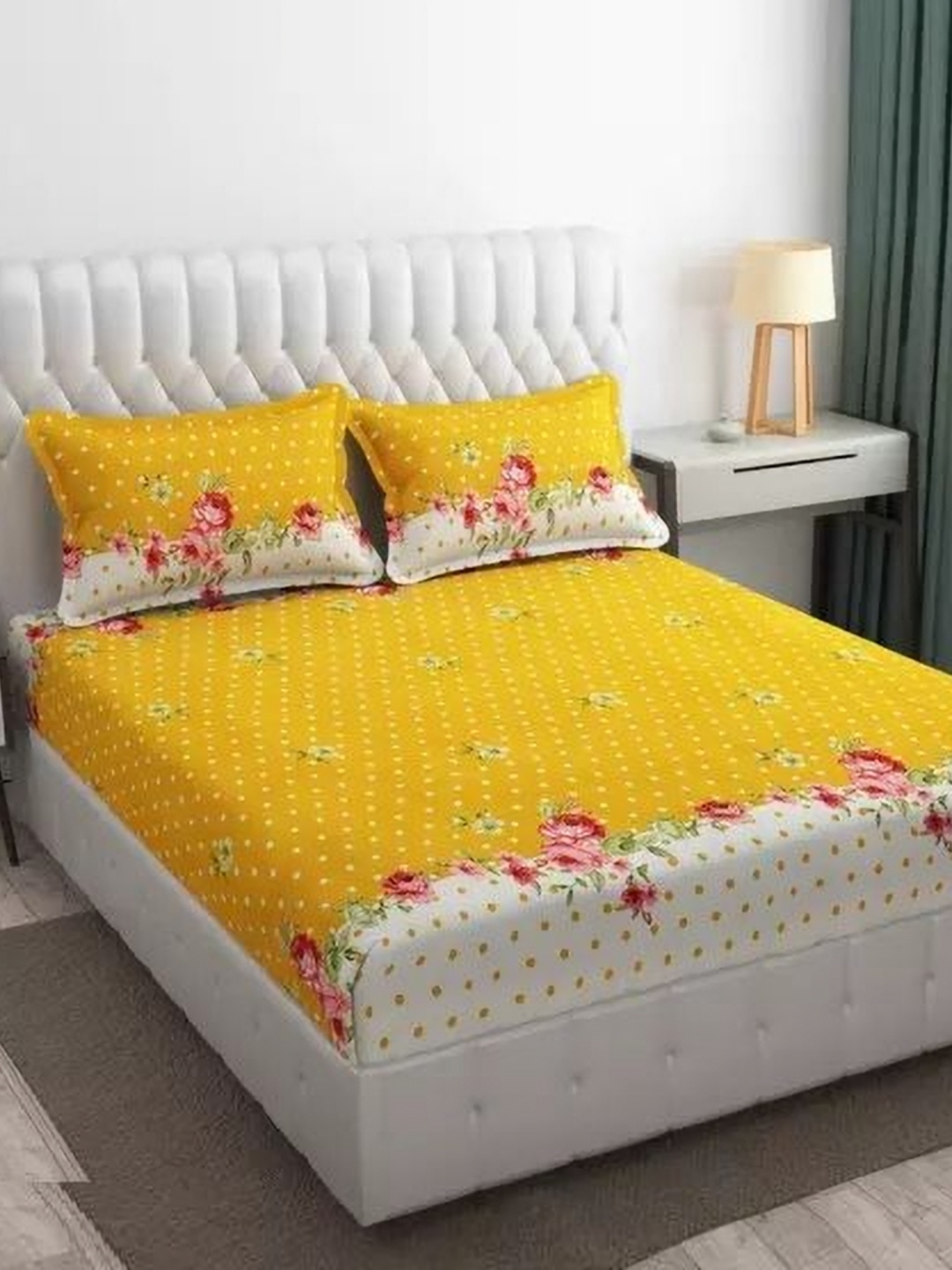 

Supreme Home Collective Yellow & White 210 TC Queen Bedsheet with 2 Pillow Covers