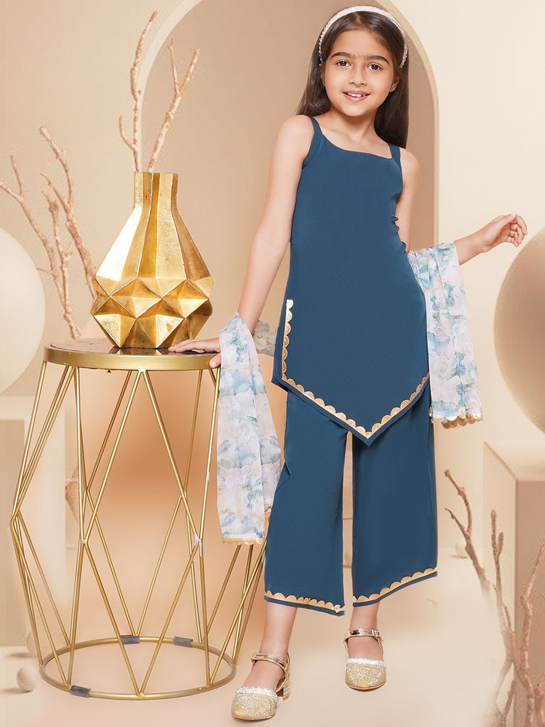 

AHALYAA KIDS Girls Shoulder Straps Gotta Patti Kurta with Palazzos & Dupatta, Green