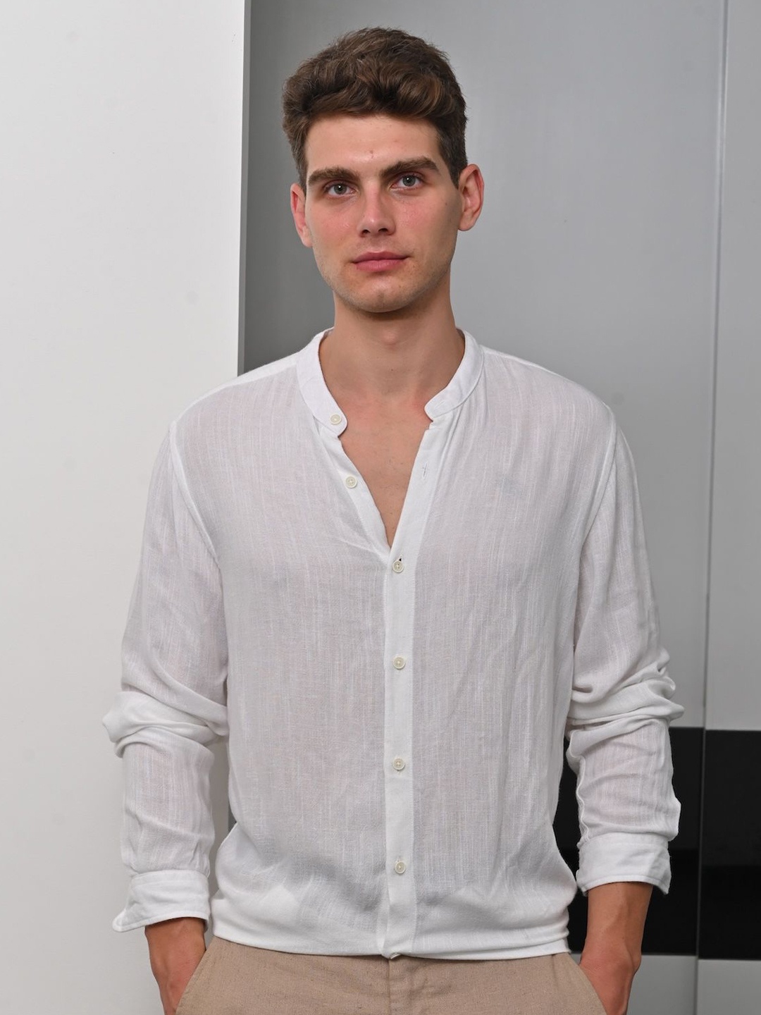 

POE Men Smart Solid Spread Collar Slim Fit Casual Shirt, White