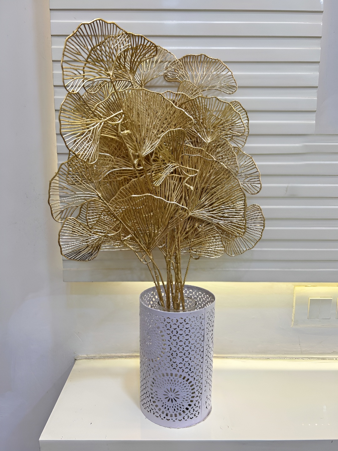 

ARTSY Gold-Toned 4 Pieces Stick Artificial Flower