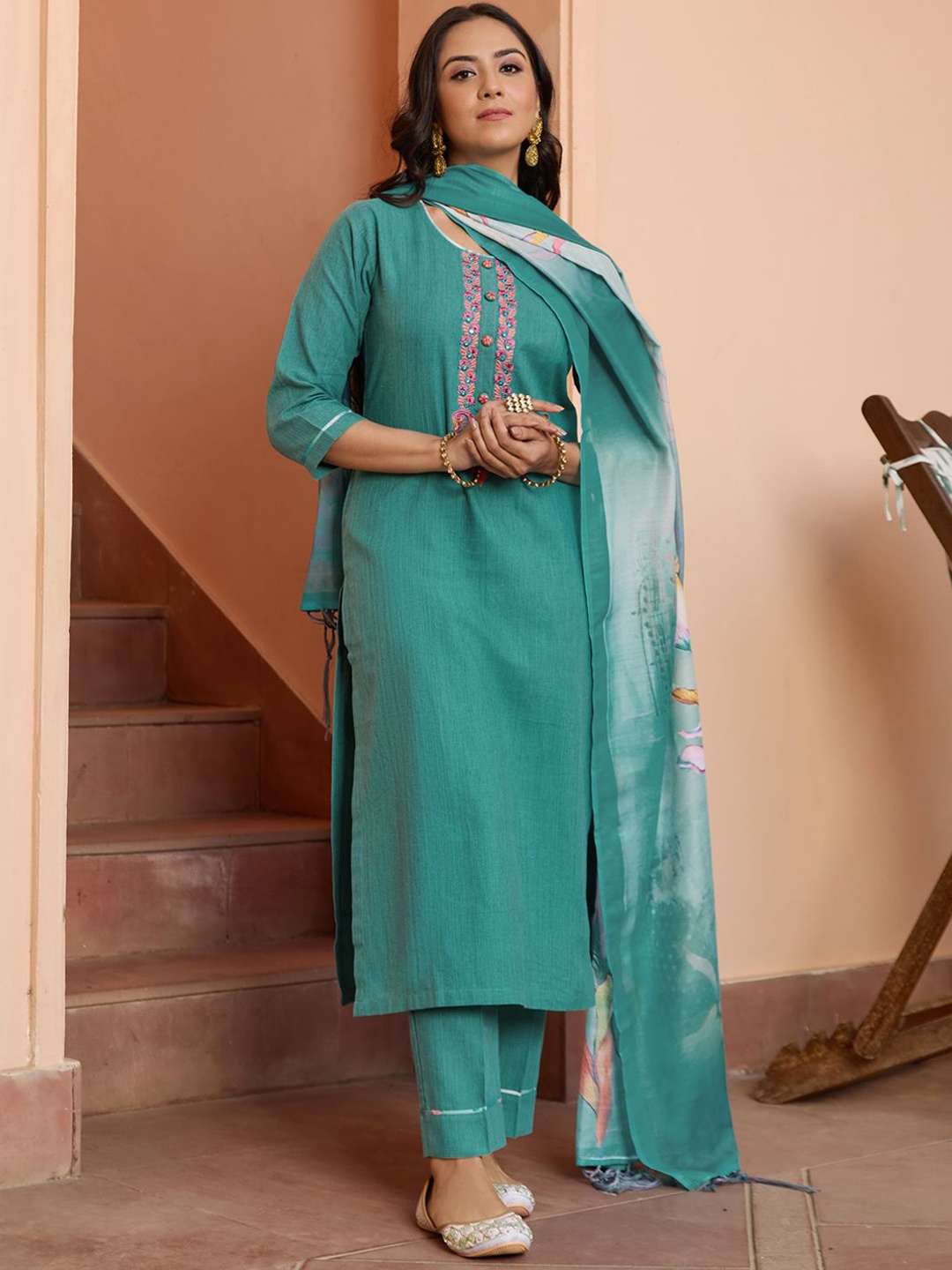 

WOMEN PLUS Yoke Design Thread Work Pure Cotton Straight Kurta With Trousers & Dupatta, Green