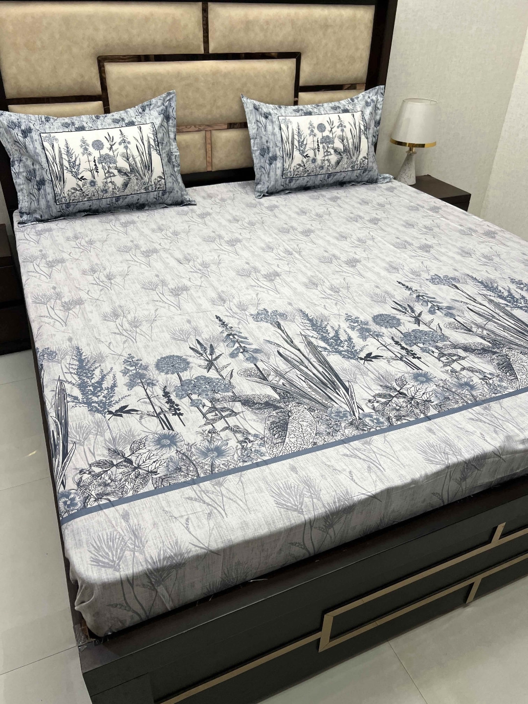 

Pure Decor White & Grey Floral 350 TC Pure Cotton King Bedsheet with 2 Pillow Covers