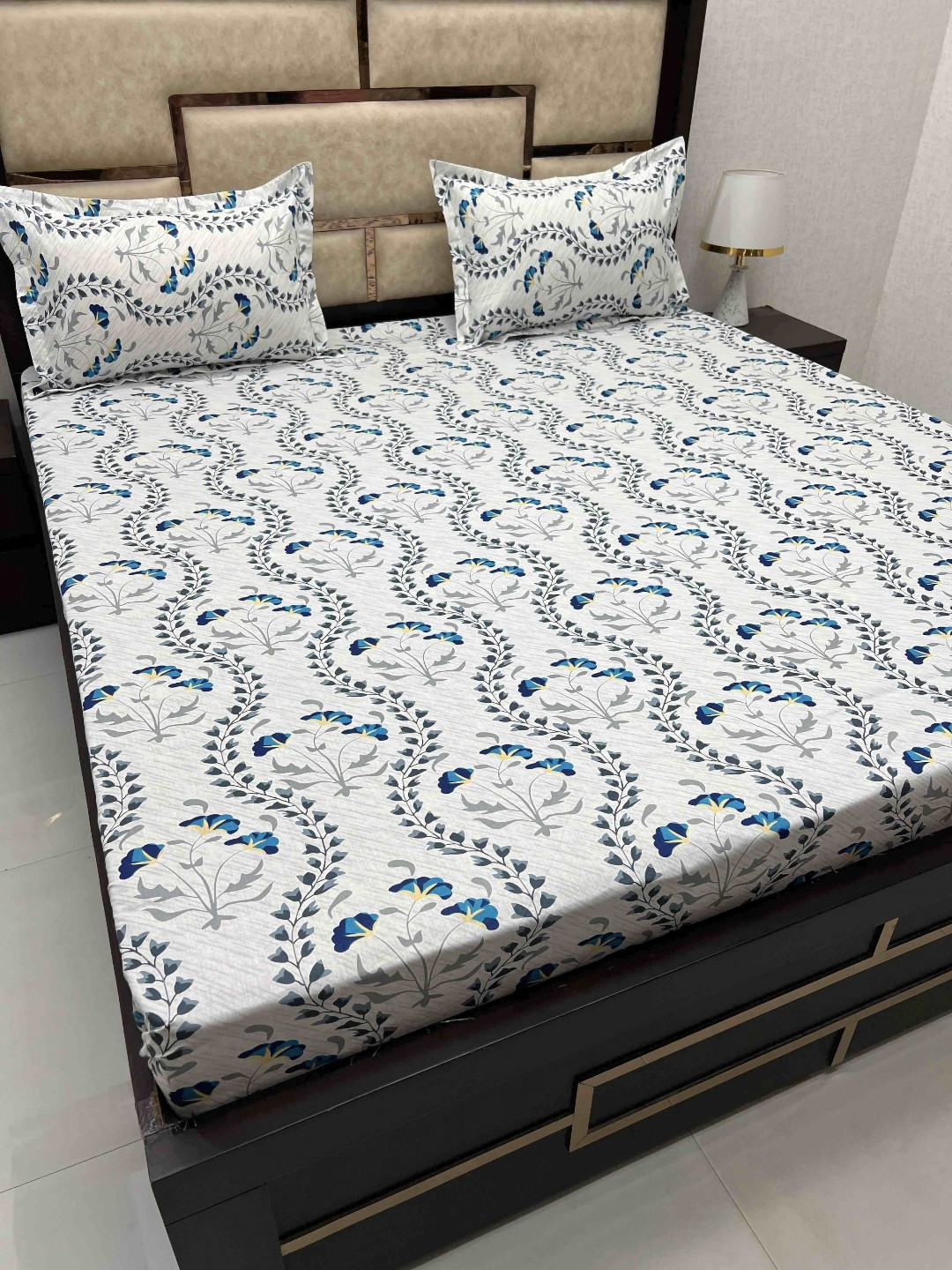 

Pure Decor White & Grey Floral 350 TC Pure Cotton King Bedsheet with 2 Pillow Covers