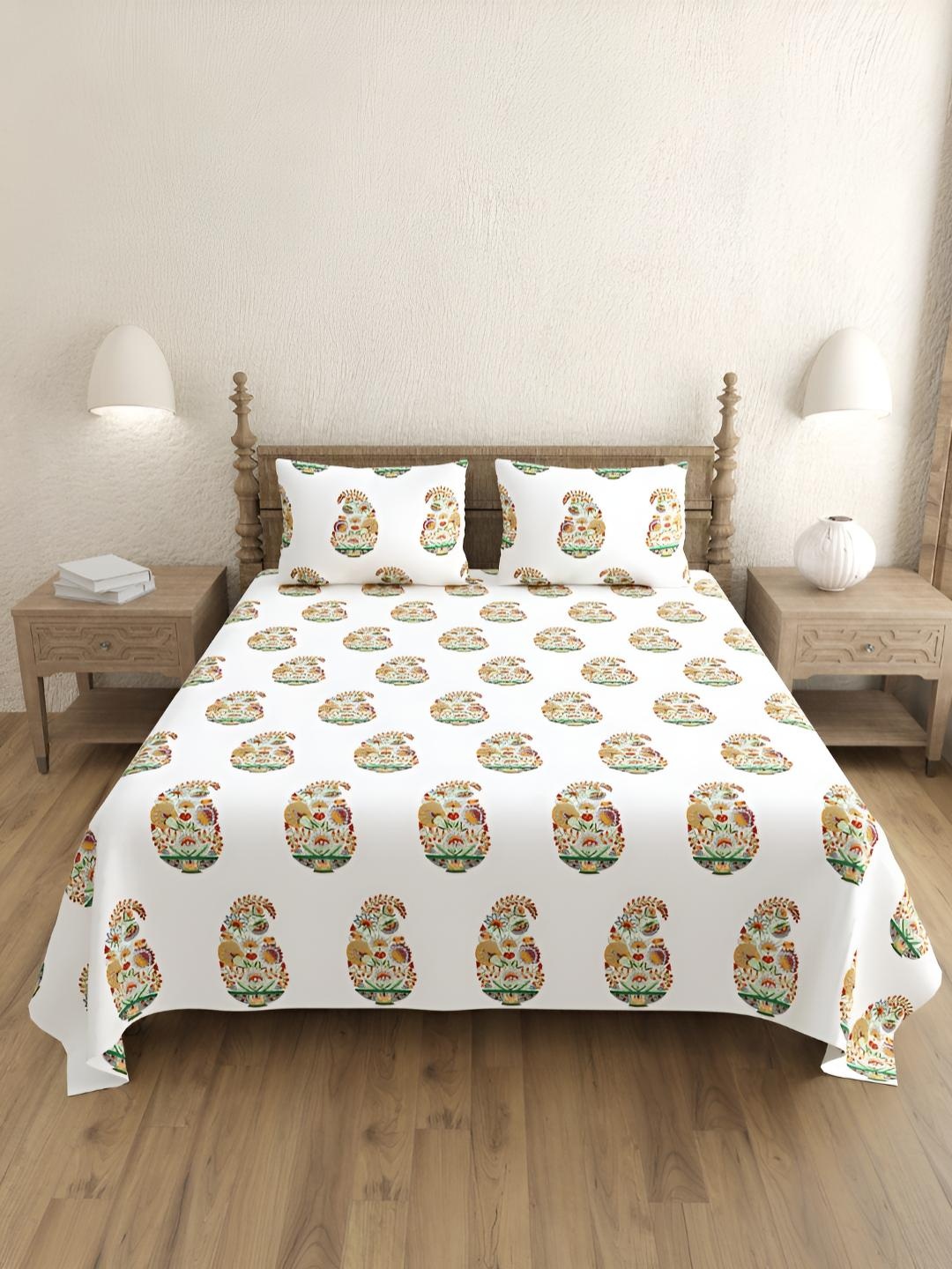 

BED-SHEET.COM White & Green Printed Cotton 240 TC King Bedsheet With 2 Pillow Covers