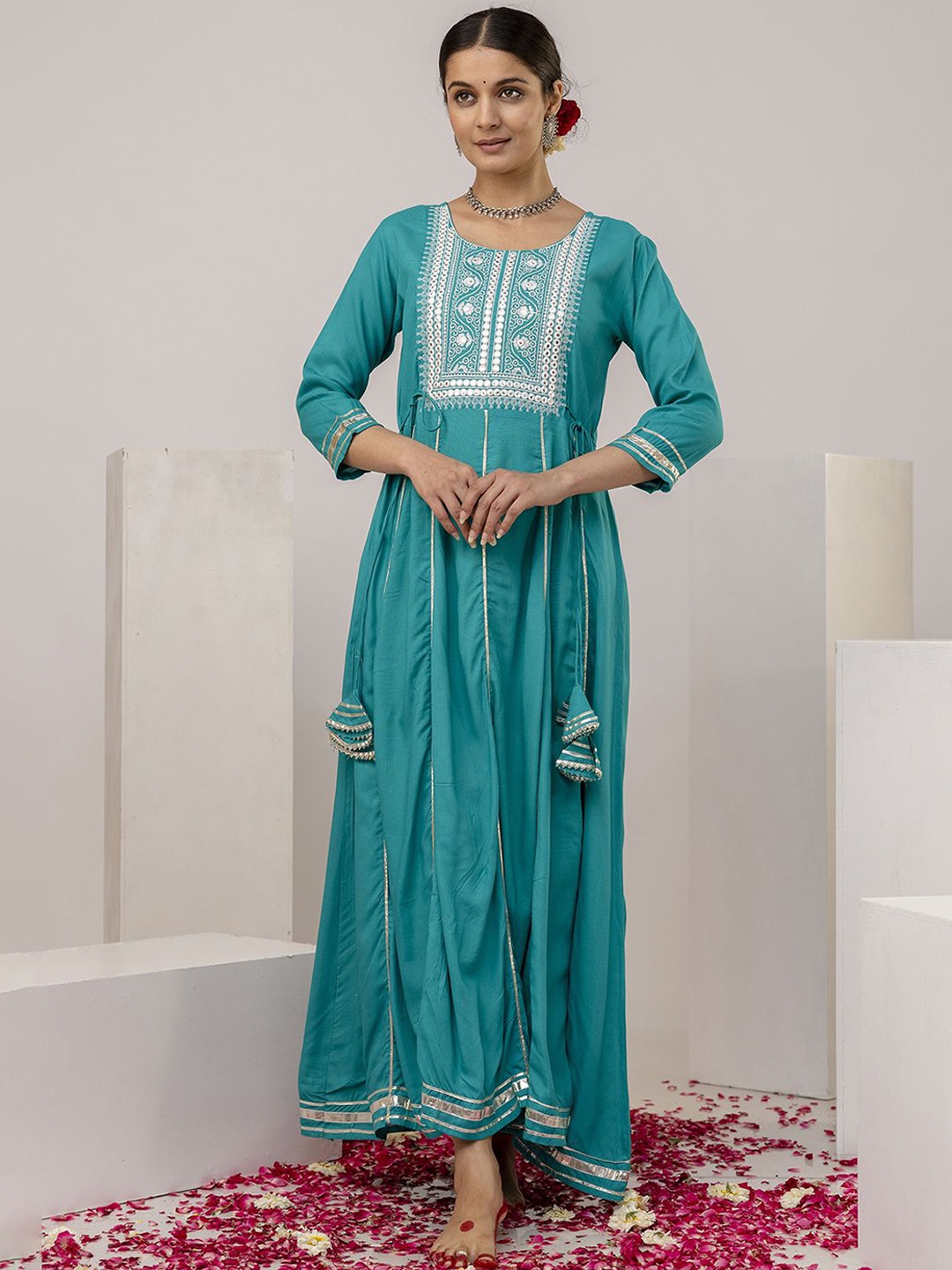 

GULMOHAR JAIPUR Round Neck Yoke Design Gotta Patti Anarkali Kurta, Green