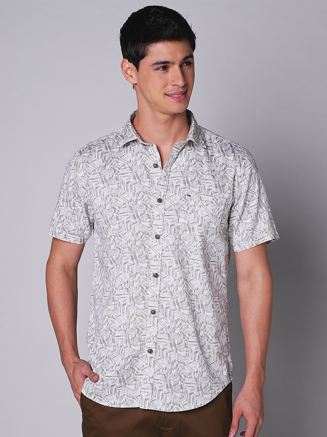 

MOZZO Men Abstract Printed Spread Collar Slim Fit Casual Shirt, White