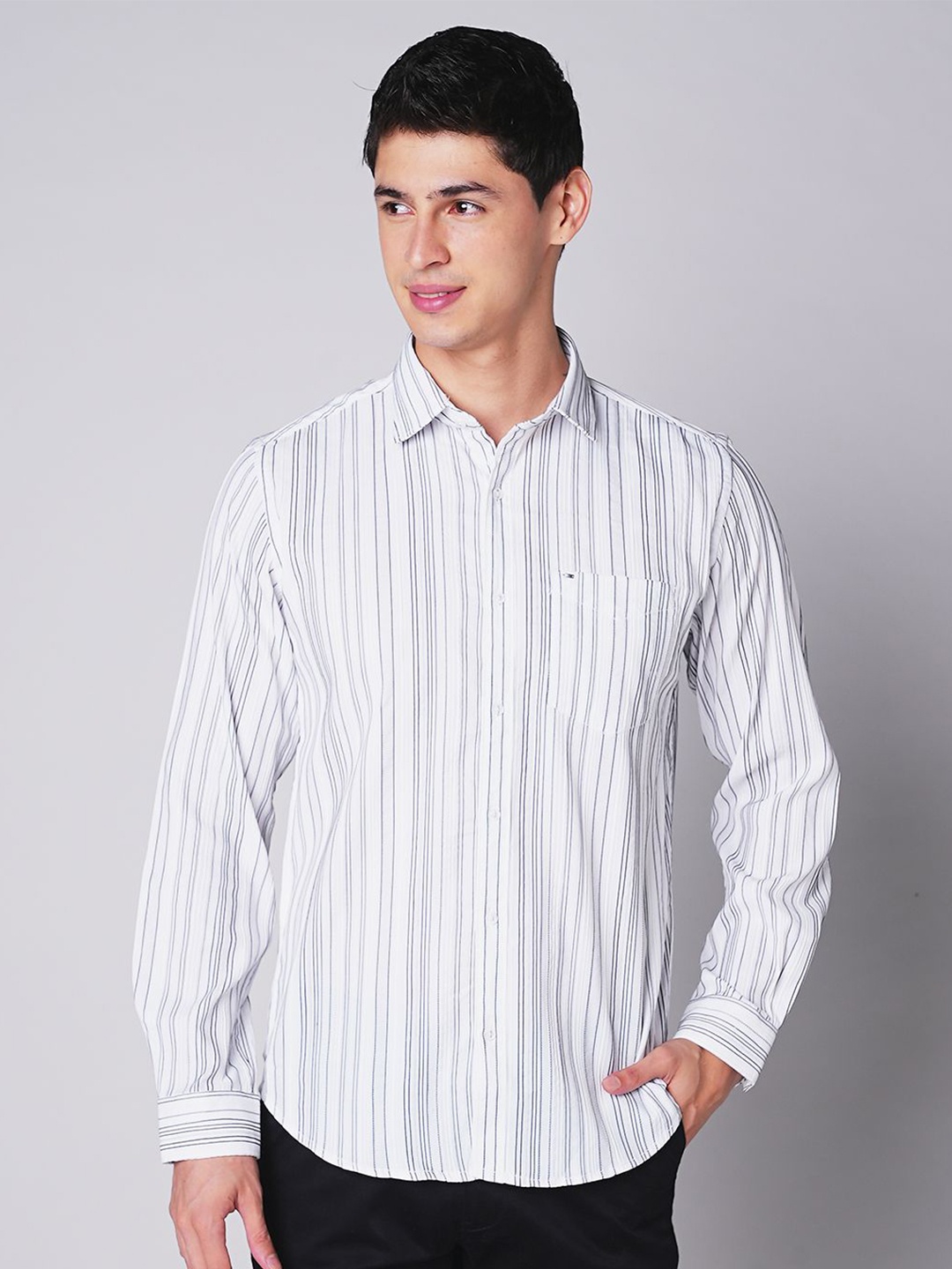 

MOZZO Men Slim Fit Opaque Striped Casual Shirt, White