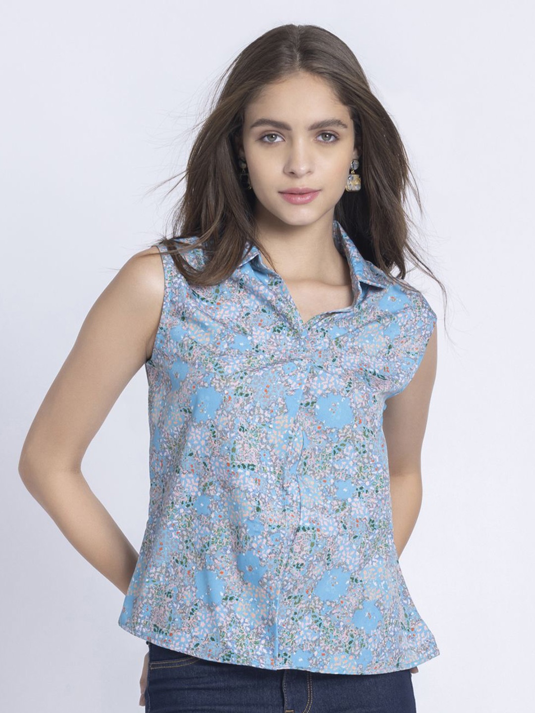 

SHAYE Abstract Printed Sleeveless Crepe Shirt Style Top, Blue