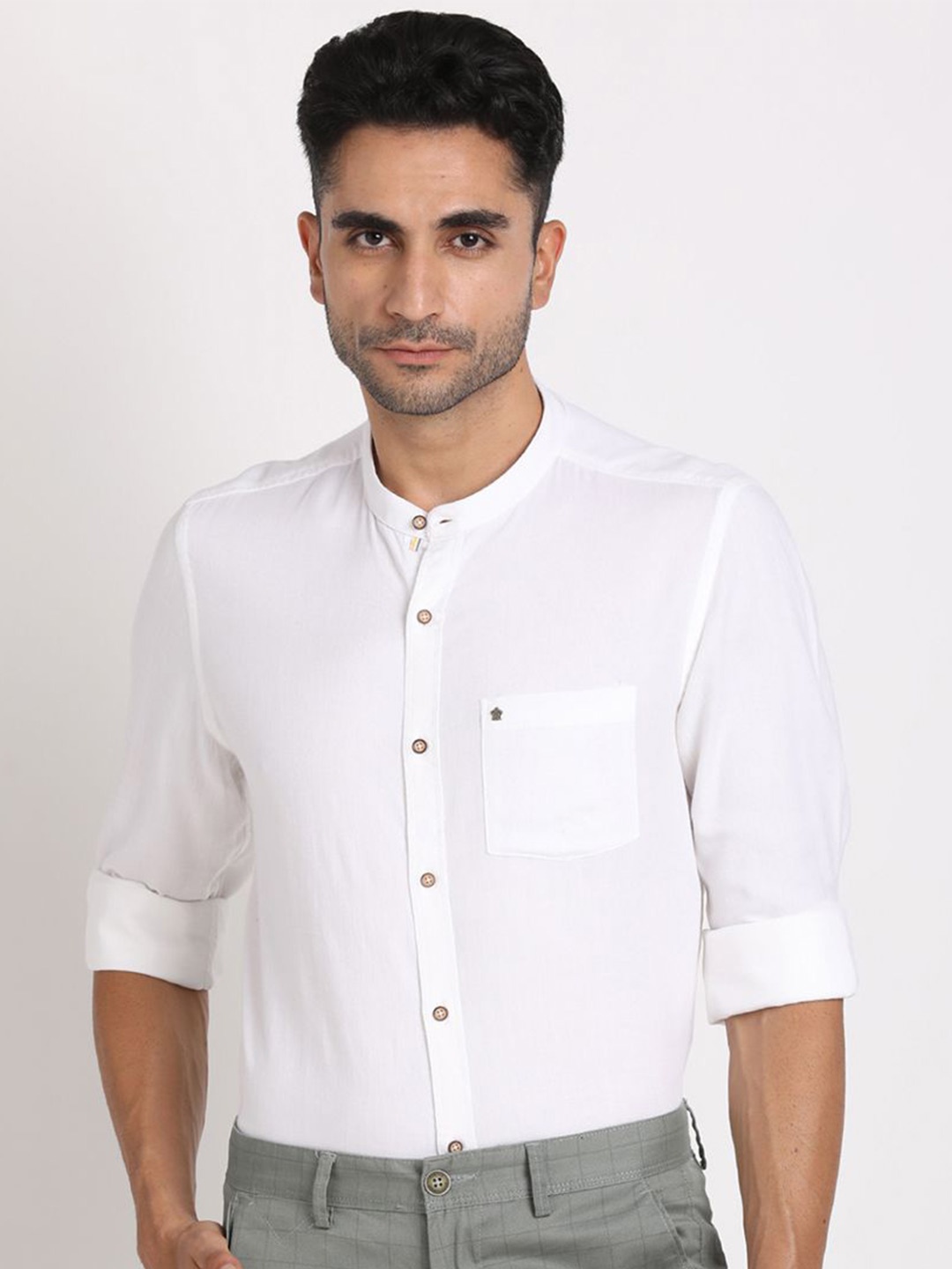 

Turtle Men Solid Spread Collar Casual Shirt, White