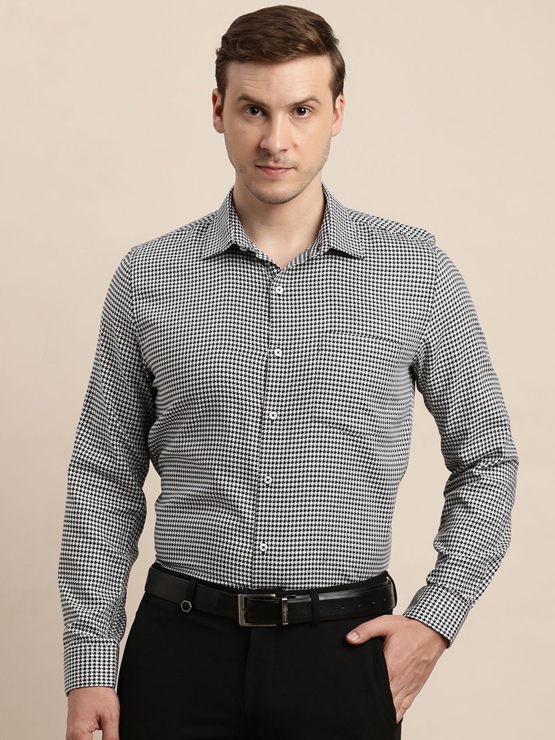 

Turtle Men Micro Disty Spread Collar Pure Cotton Formal Shirt, Black