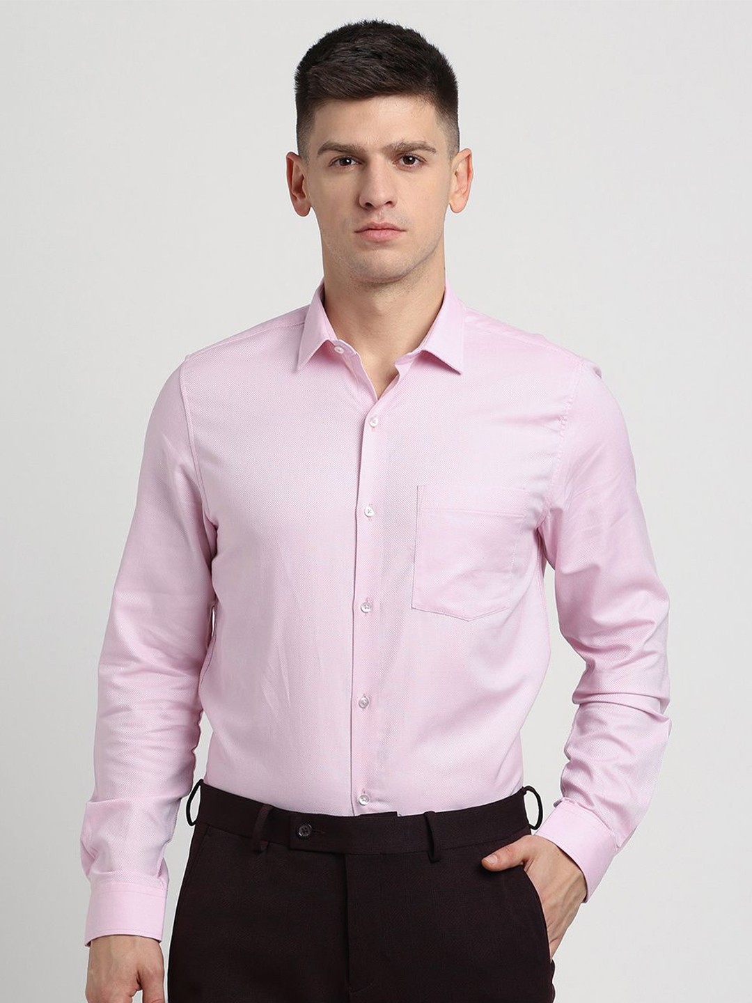 

Turtle Men Solid Spread Collar Pure Cotton Casual Shirt, Pink
