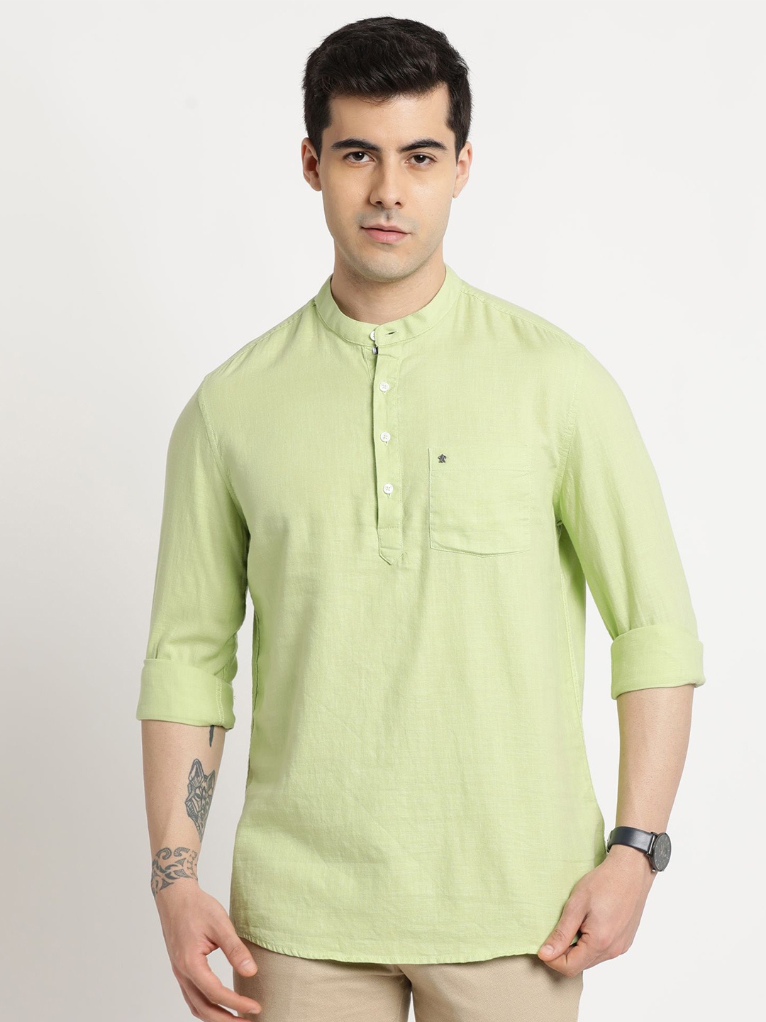 

Turtle Men Solid Spread Collar Pure Cotton Casual Shirt, Green