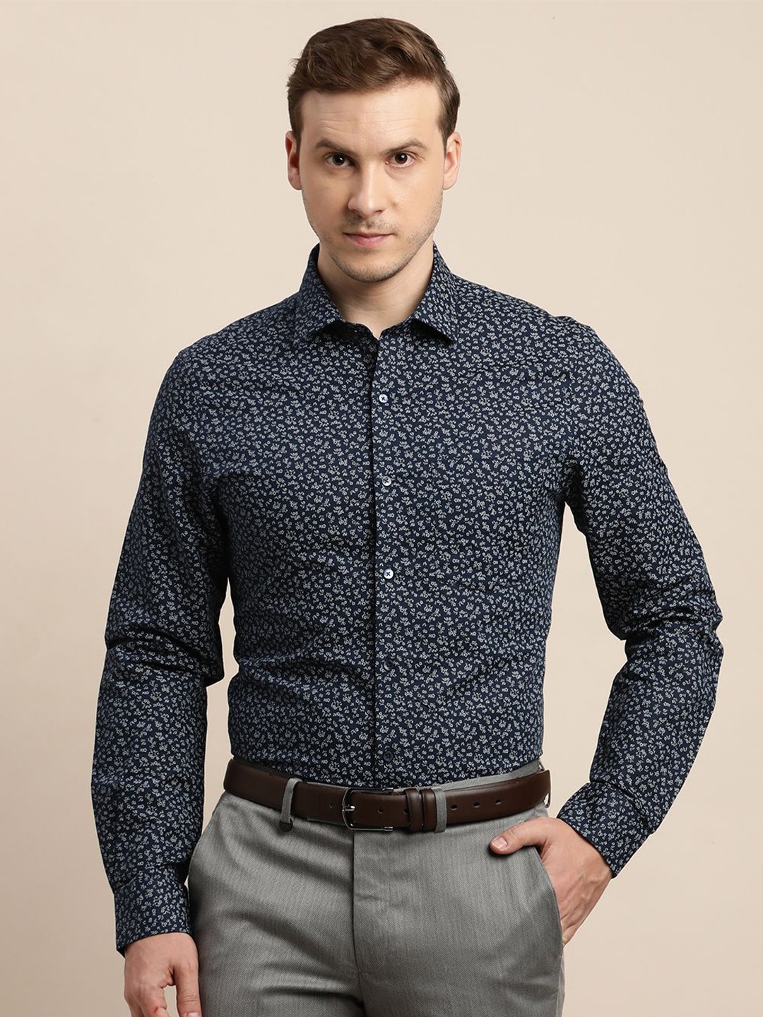 

Turtle Men Floral Printed Spread Collar Formal Shirt, Navy blue