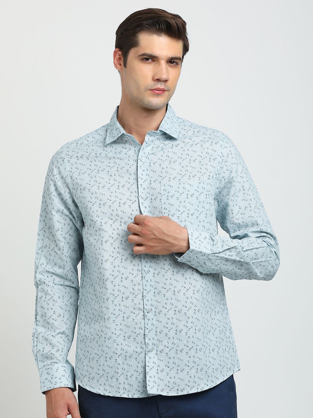 Turtle Men Floral Printed Spread Collar Formal Shirt, Blue