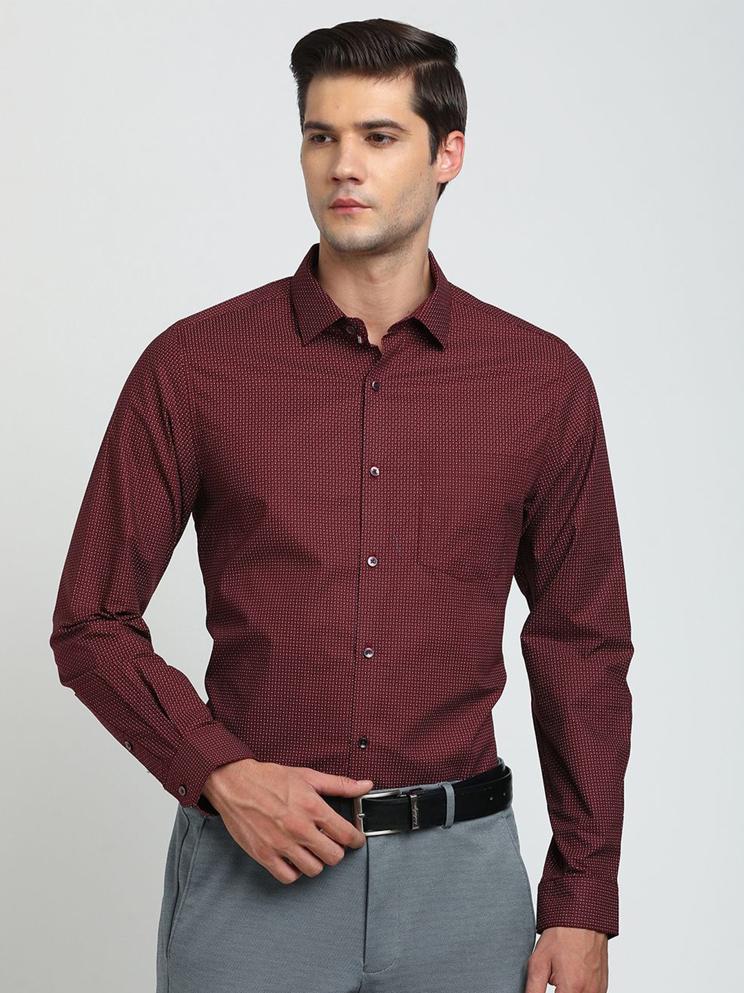 

Turtle Men Micro Disty Printed Spread Collar Formal Shirt, Maroon