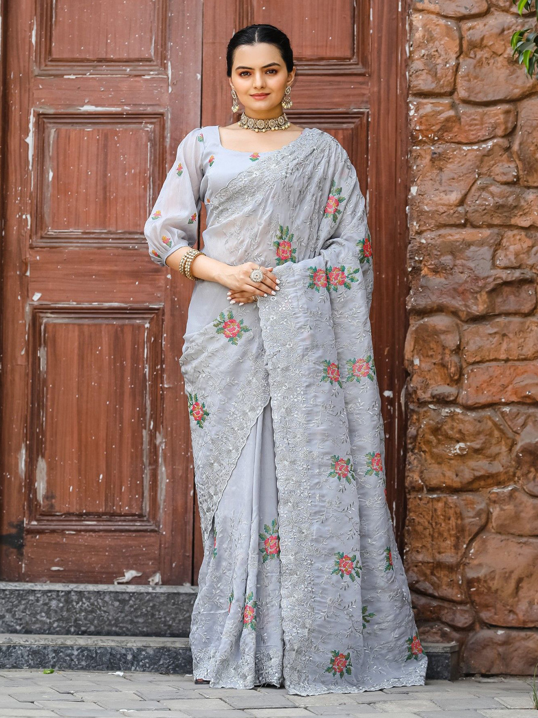 

Panzora Floral Embroidered Saree, Grey