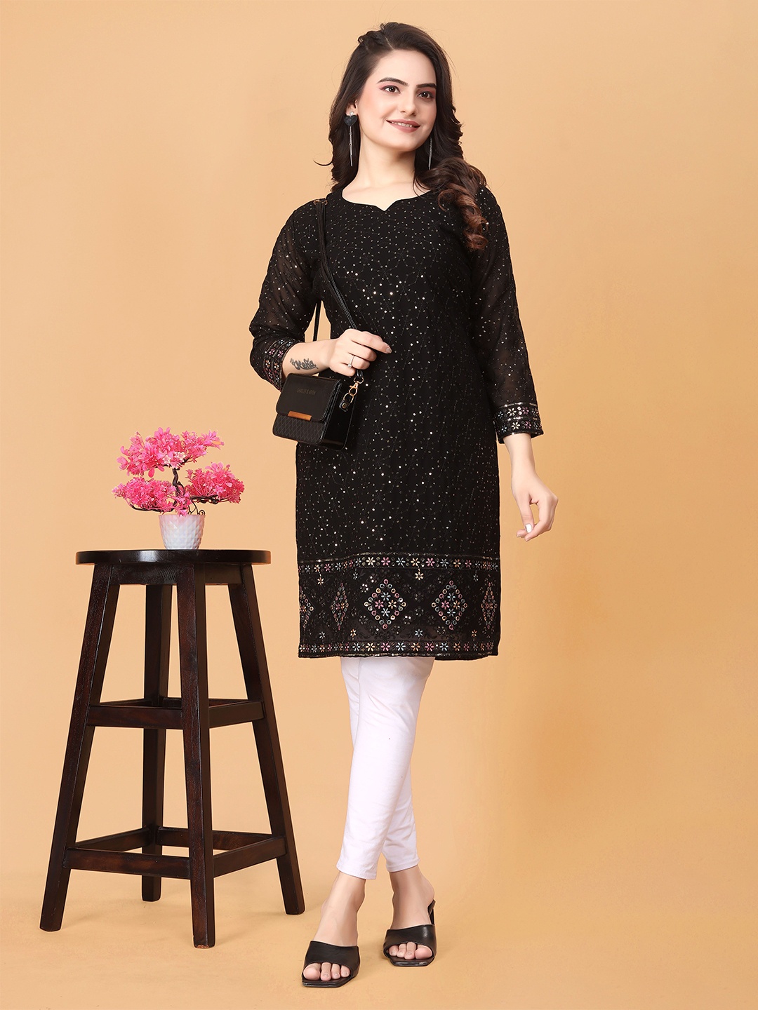 

WEAVETECH IMPEX Ethnic Motifs Embroidered V-Neck Sequinned Sequinned Kurti, Black